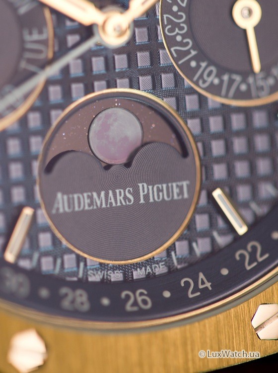Audemars-Piguet-Perpetual-Calendar-26574-In-Yellow-Gold-11