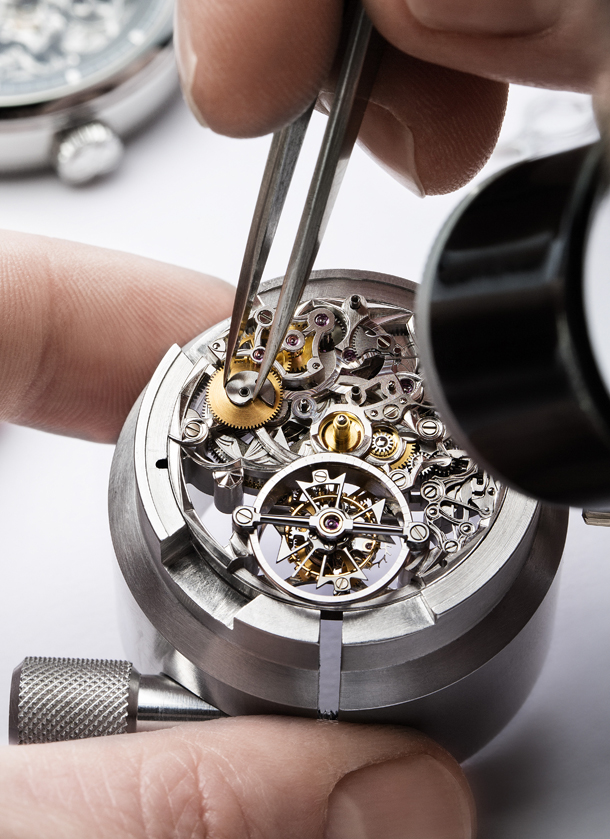VAC_Les_Cabinotiers_Openworked_Tourbillon_HJ_MO1